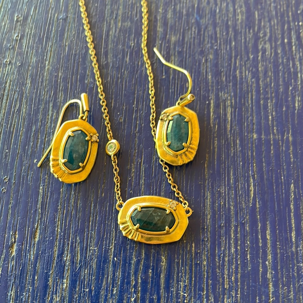 Kendra Scott Matching Necklace and Earrings.